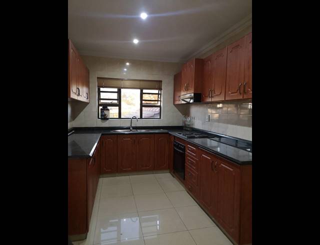 3 BEDROOM FLAT RENTED IN SPRINGFIELD